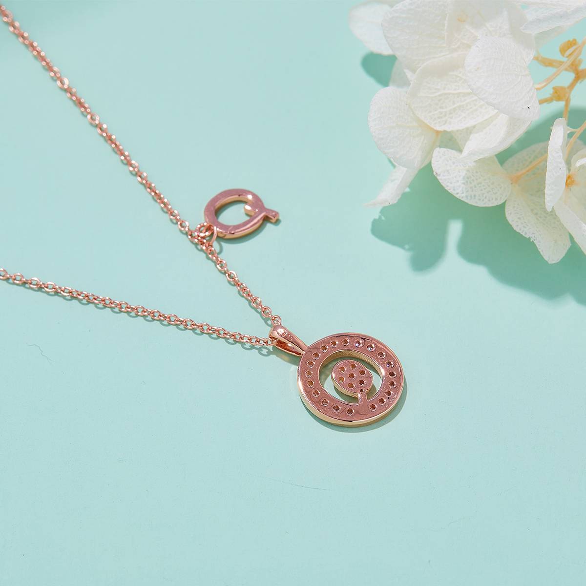 Q-style pendant S925 silver plated rose gold Moissanite light luxury letter necklace